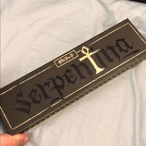 Kat Von D Serpentina Eyeshadow Palette